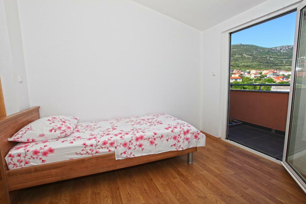 Apartments Ukic Kaštela Exteriör bild